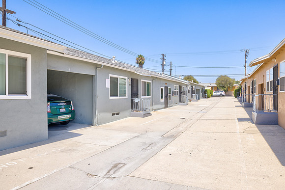 1300 W 134th St-Gardena Exterior-24