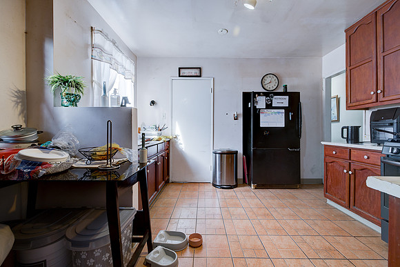 1031 W 57th Street-009