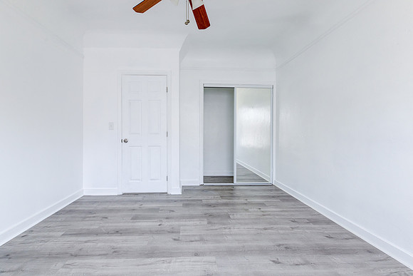 8715 Hooper Interior-017