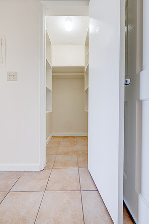 1133 Freeman Ave Interior-054