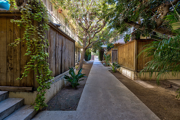 756 Inglewood Outside-020