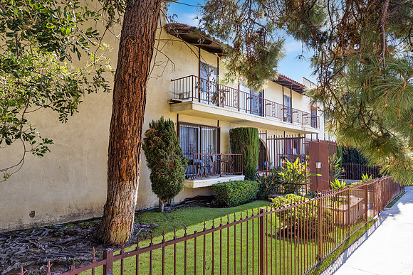 756 Inglewood Front-001