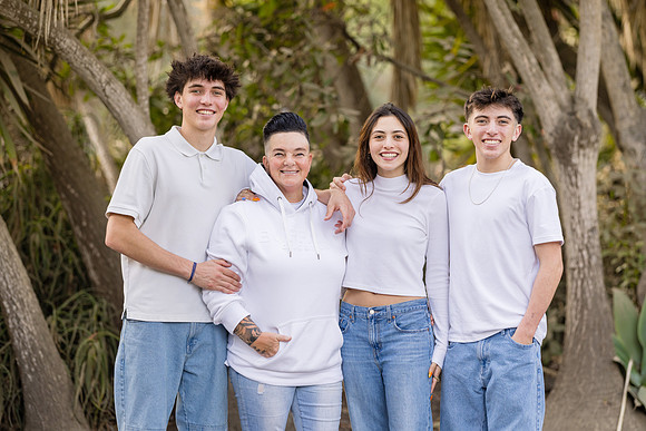 Family Photos Crystal Cove Newport Beach Ca-001