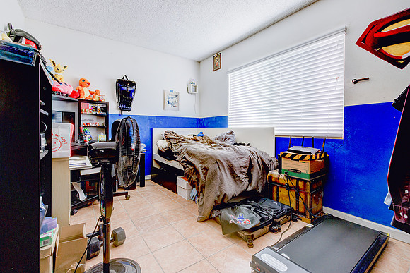 1133 Freeman Ave Interior-001