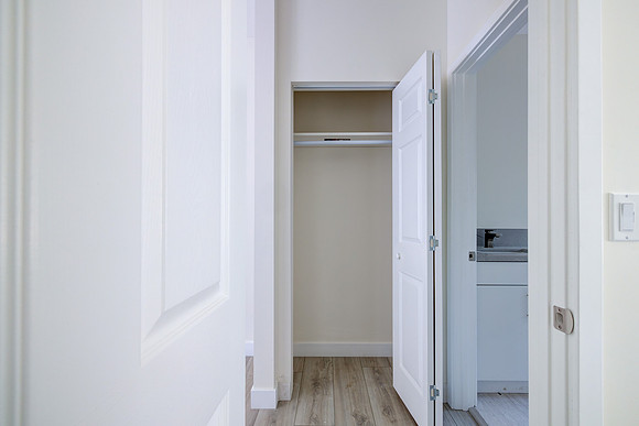 2945 West Blvd Interior-016