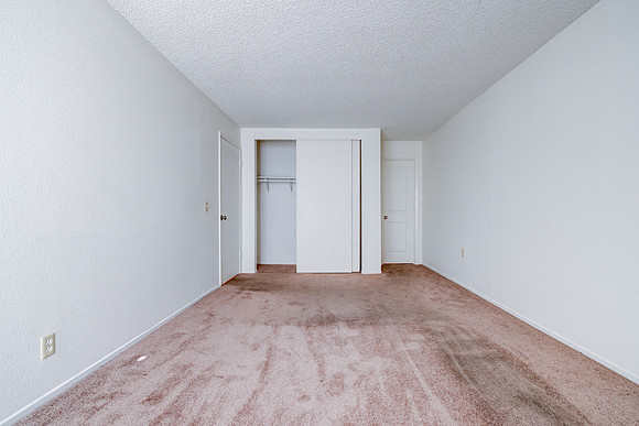 756 Inglewood Interior-030