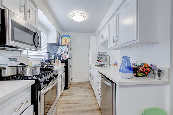 1720 Cerritos Ave-022