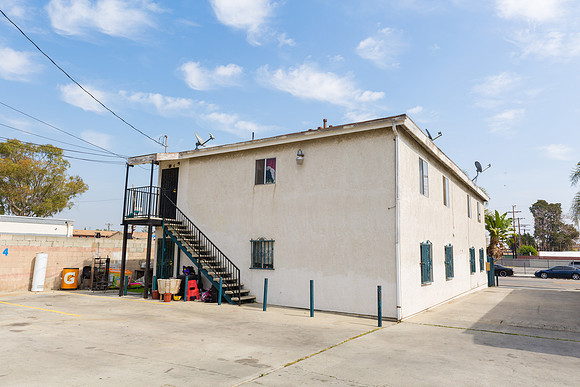 10413 S Main Street - Real Estate Photographer Los Angeles-1