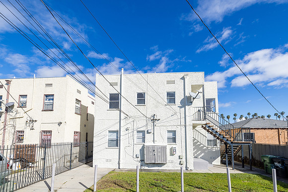 1144 W 57th St Los Angeles-003