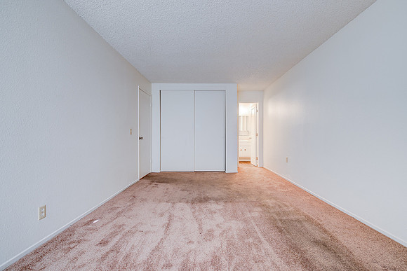 Small File -756 Inglewood Interior-032