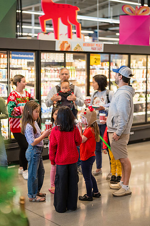 1 Amazon Fresh Long Beach Ca Holiday Art Display-146
