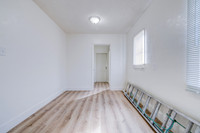 1144 W 57th St Los Angeles Interior-004