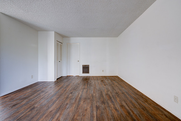 756 Inglewood Interior-004