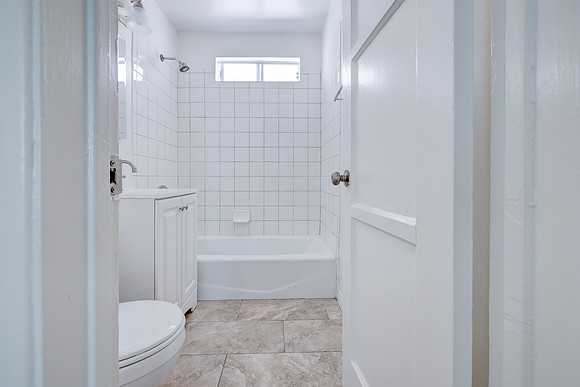 2011 Cedar Ave Long Beach Interior-033