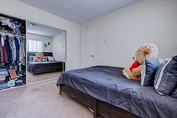 1133 Freeman Ave Interior-018