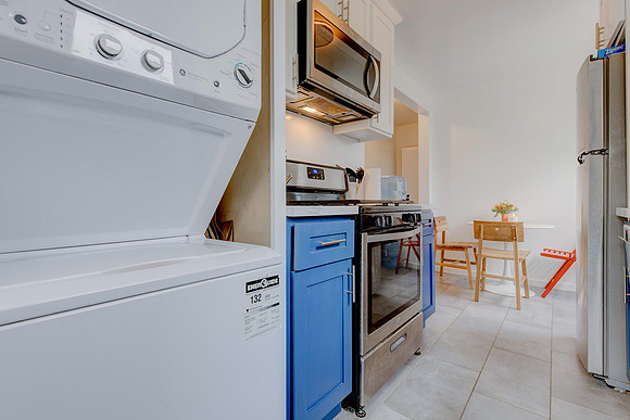 Interior 616 Sheldon Street-040