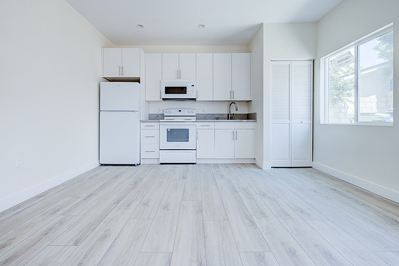 2945 West Blvd Interior-006