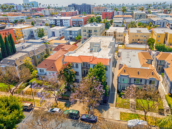 233 S Kenmore-005