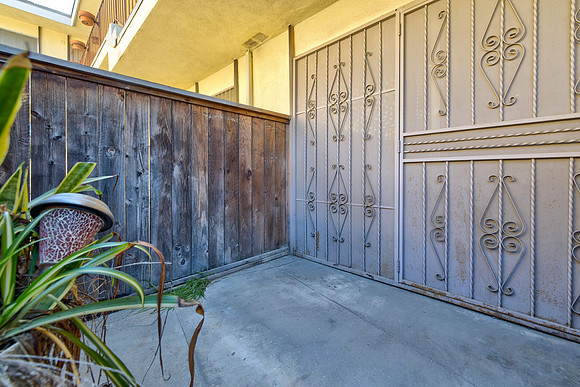 756 Inglewood Outside-001