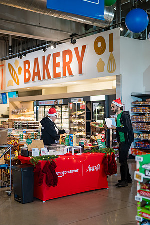 1 Amazon Fresh Long Beach Ca Holiday Art Display-40