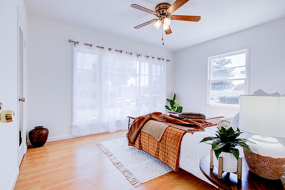 4245 E 14th St Interior-40