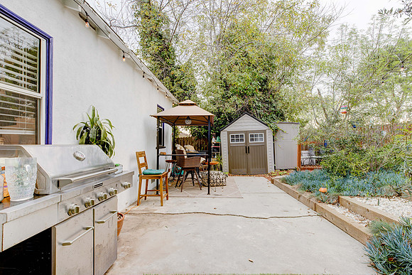 Exterior 616 Sheldon Street-010