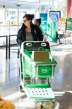 1 Amazon Fresh Long Beach Ca Holiday Art Display-29