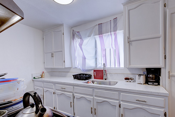 815 W 62nd Pl Interior-024