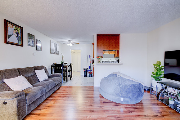 1133 Freeman Ave Interior-038