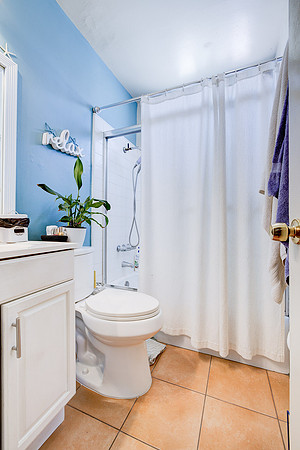 1133 Freeman Ave Interior-064