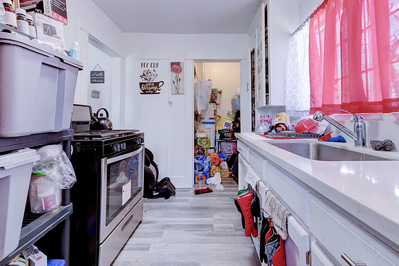 815 W 62nd Pl Interior-016