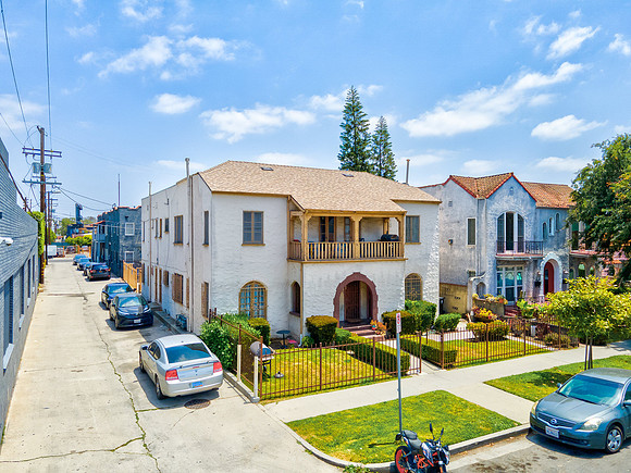 2616 Somerset Dr-002
