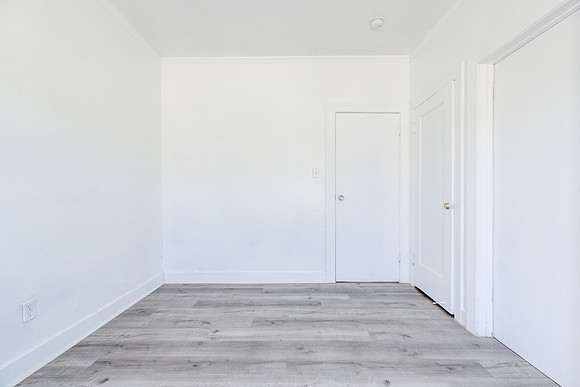 8715 Hooper Interior-024