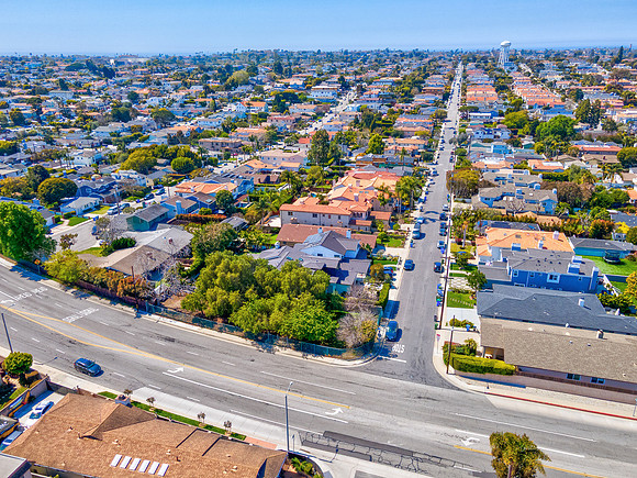 Drone 1852 6th St-1