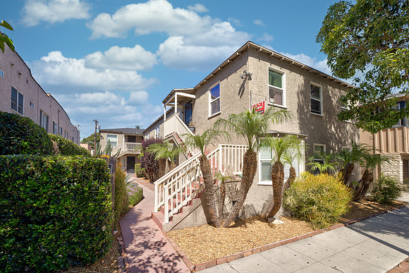 2011 Cedar Ave Long Beach Exterior-011
