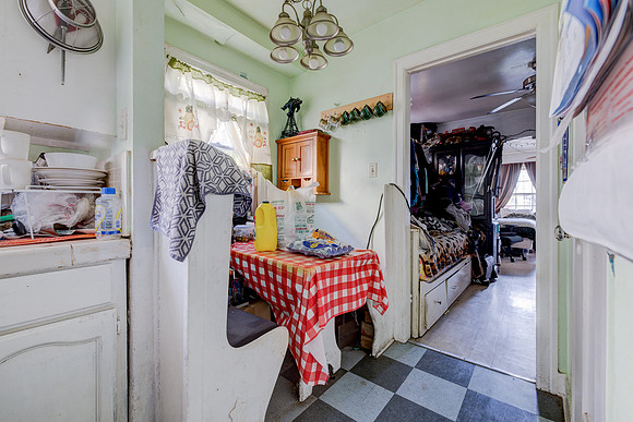 1031 W 57th Street-034