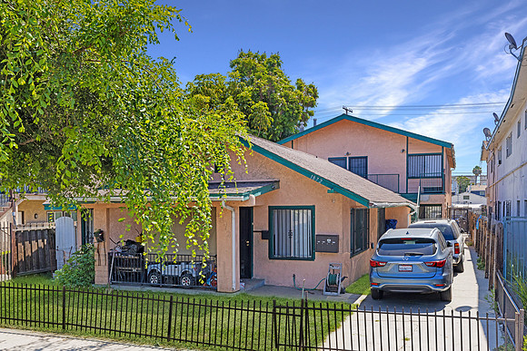 Front Pine Ave2