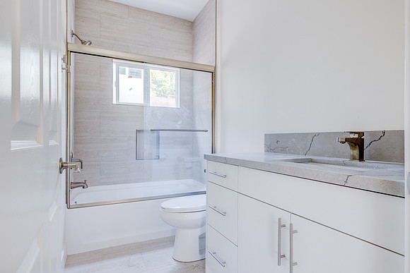 2945 West Blvd Interior-025