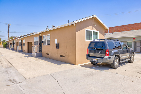 1300 W 134th St-Gardena Exterior-23