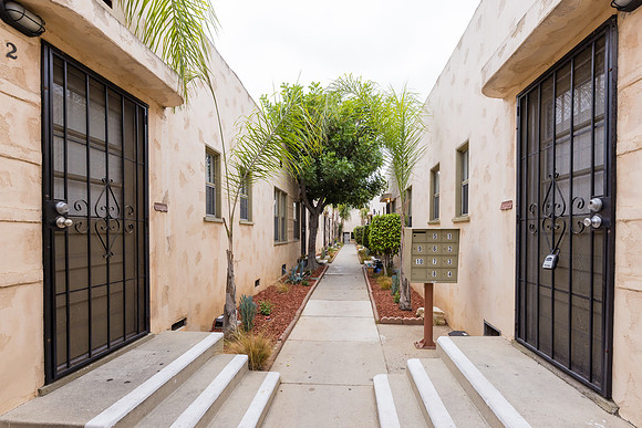 733 Daisy Ave-017