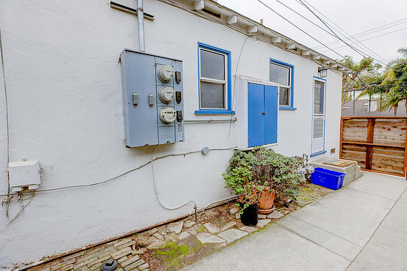 Exterior 616 Sheldon Street-021