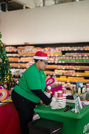 1 Amazon Fresh Long Beach Ca Holiday Art Display-38