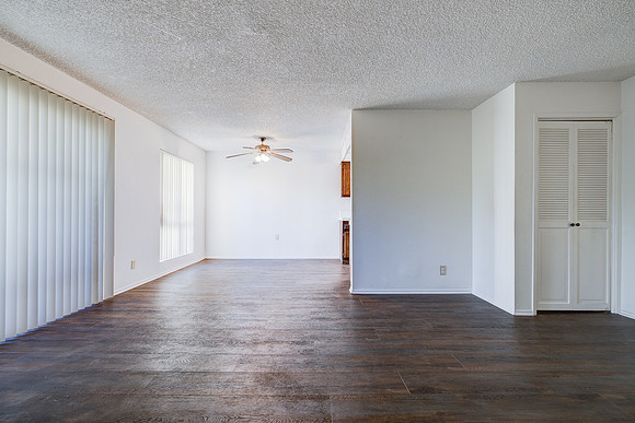 Small File -756 Inglewood Interior-005