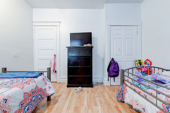 1058 W 99th ST-016