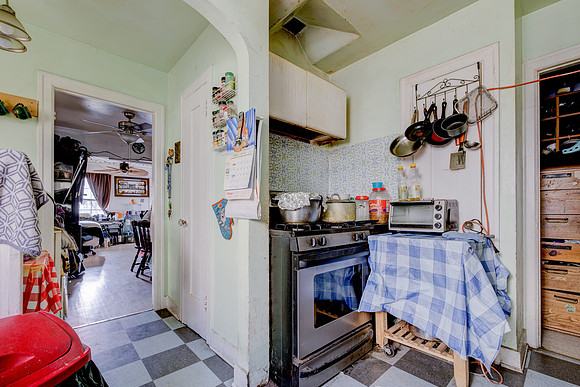 1031 W 57th Street-029