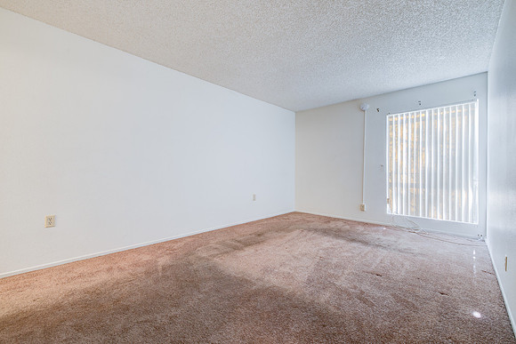 756 Inglewood Interior-027