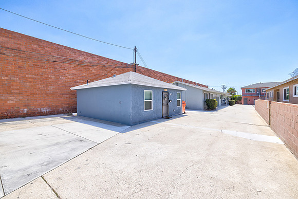 1300 W 134th St-Gardena Exterior-9