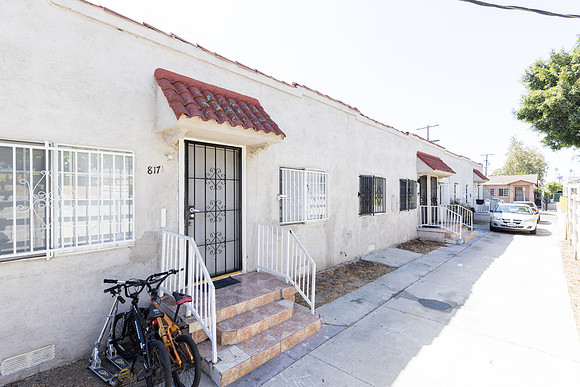 815 W 62nd Place Los Angeles-010