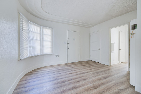 1144 W 57th St Los Angeles Interior-007