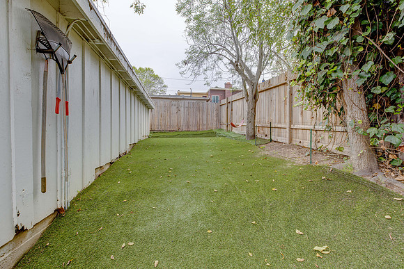 Exterior 616 Sheldon Street-017